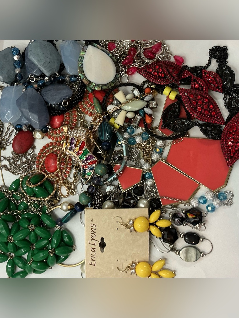 50 PIECE LOT NICE COSTUME JEWELRY WEARABLE, UNTANGLED, CONDITION, NO JUNK! - Picture 6 of 10
